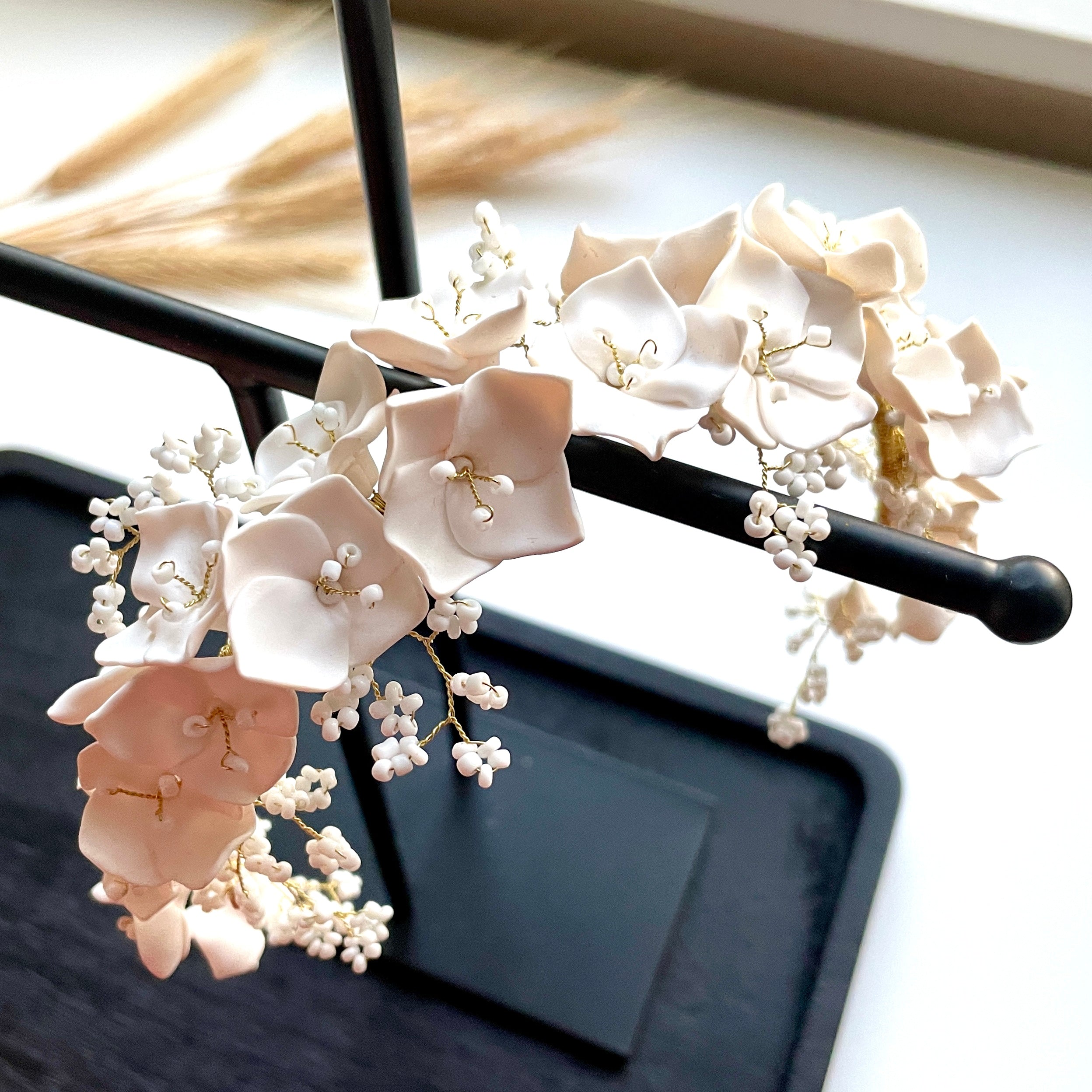 poszadesign_modern_elegant_bridal_bride_hair_accessories__hairpins_hair_comb_vintage_wedding_boho_minimalist_handmade_handcrafted_natural_bespoke