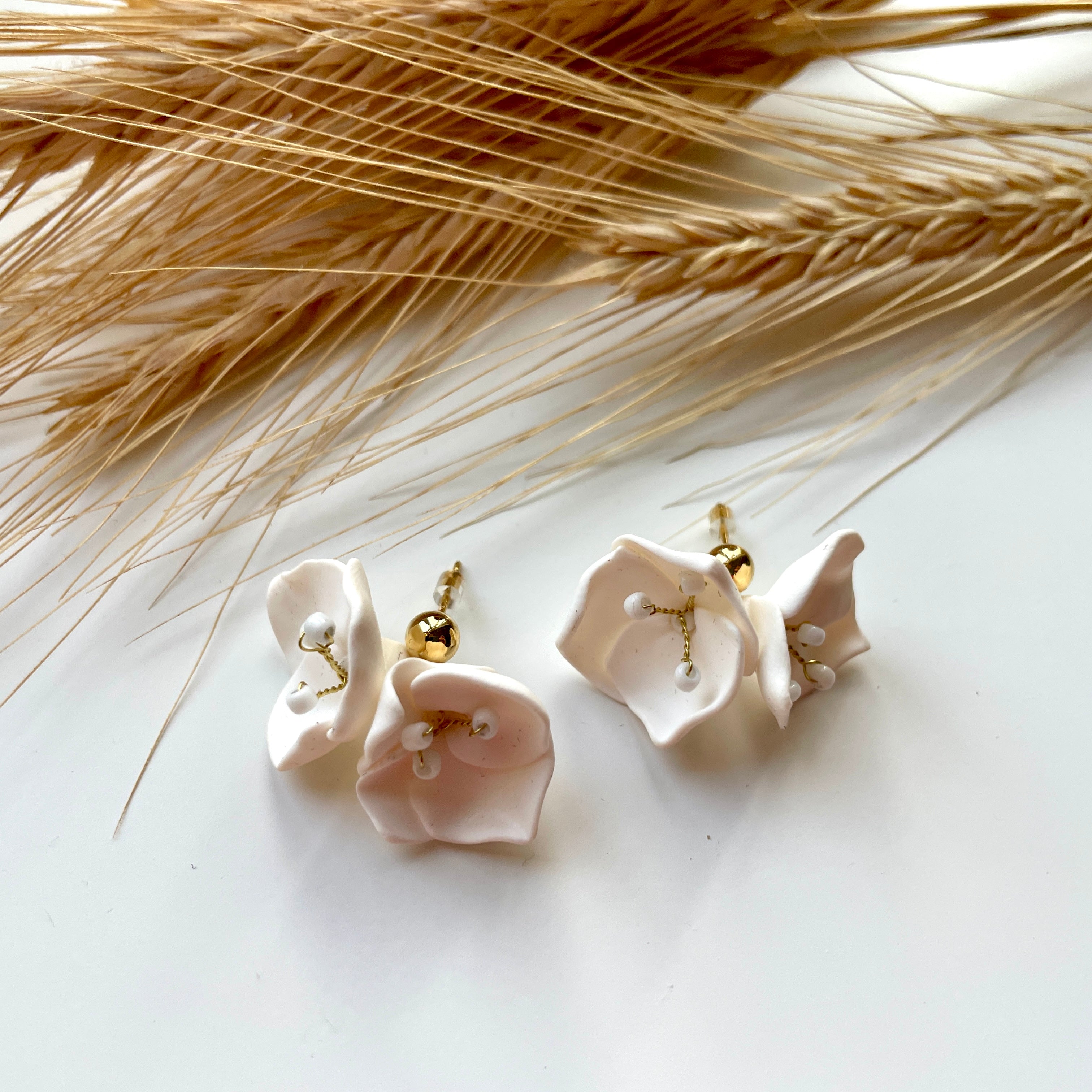 poszadesign_modern_elegant_bridal_bride_hair_accessories__hairpins_hair_comb_vintage_wedding_boho_minimalist_handmade_handcrafted_natural_bespoke