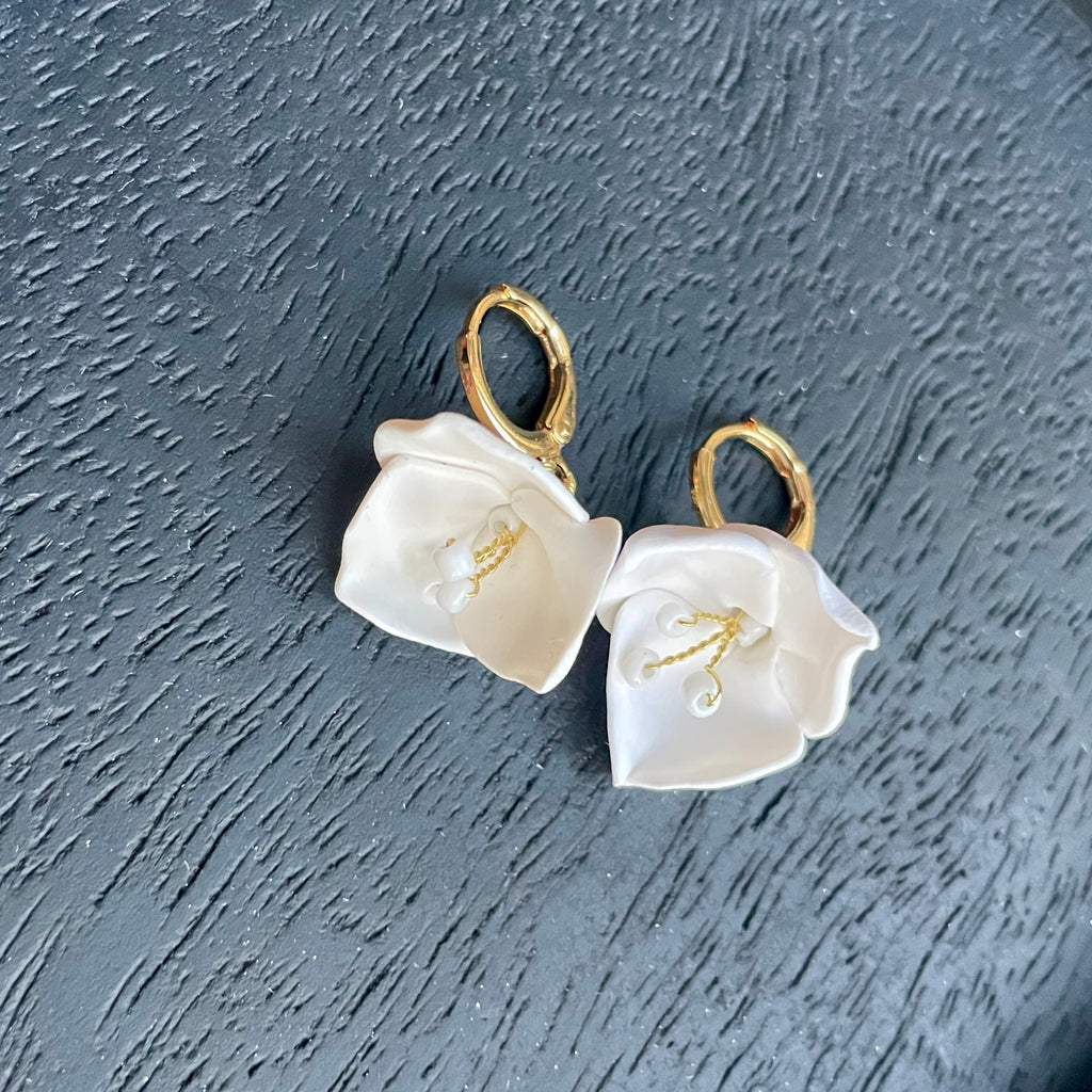 poszadesign_modern_elegant_bridal_bride_hair_accessories__hairpins_hair_comb_vintage_wedding_boho_minimalist_handmade_handcrafted_natural_bespoke