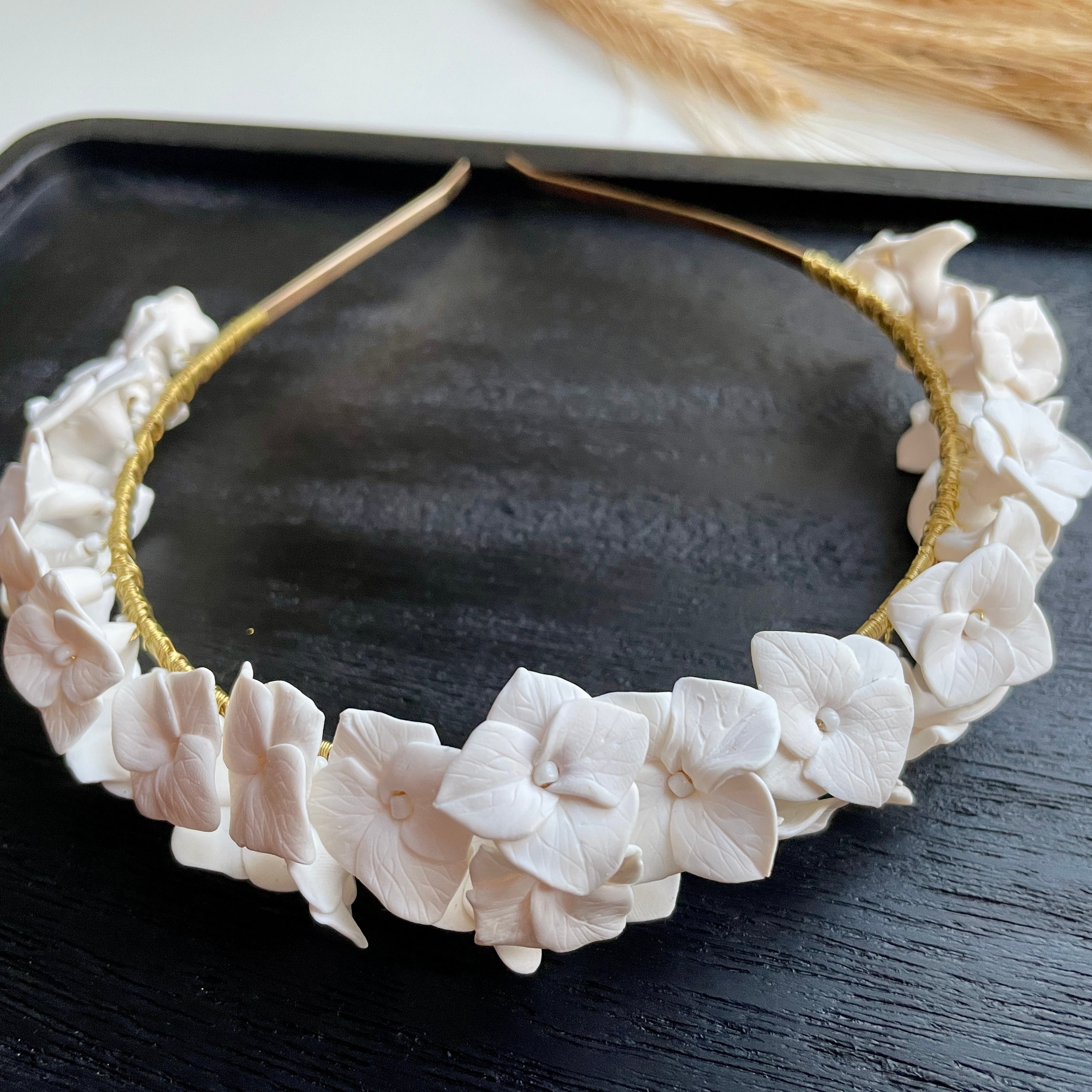 poszadesign_modern_elegant_bridal_bride_hair_accessories__hairpins_hair_comb_vintage_wedding_boho_minimalist_handmade_handcrafted_natural_bespoke
