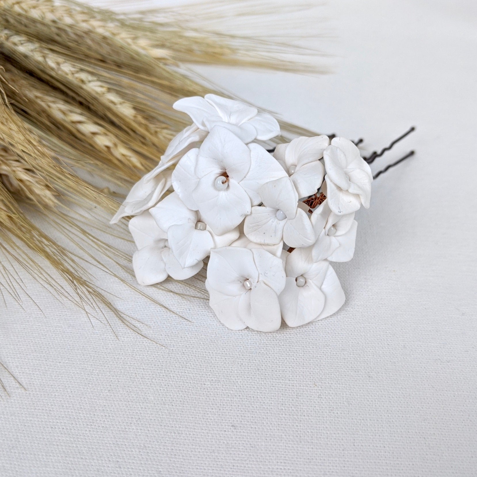 poszadesign_modern_elegant_bridal_bride_hair_accessories__hairpins_hair_comb_vintage_wedding_boho_minimalist_handmade_handcrafted_natural_bespoke
