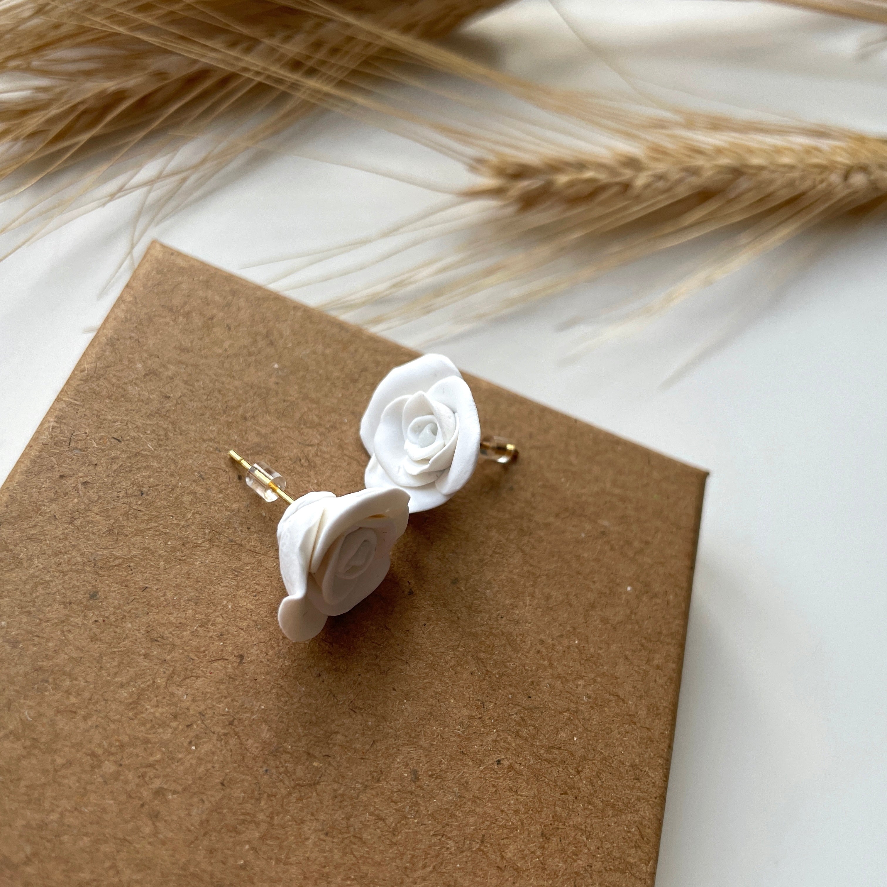 poszadesign_modern_elegant_bridal_bride_hair_accessories__hairpins_hair_comb_vintage_wedding_boho_minimalist_handmade_handcrafted_natural_bespoke
